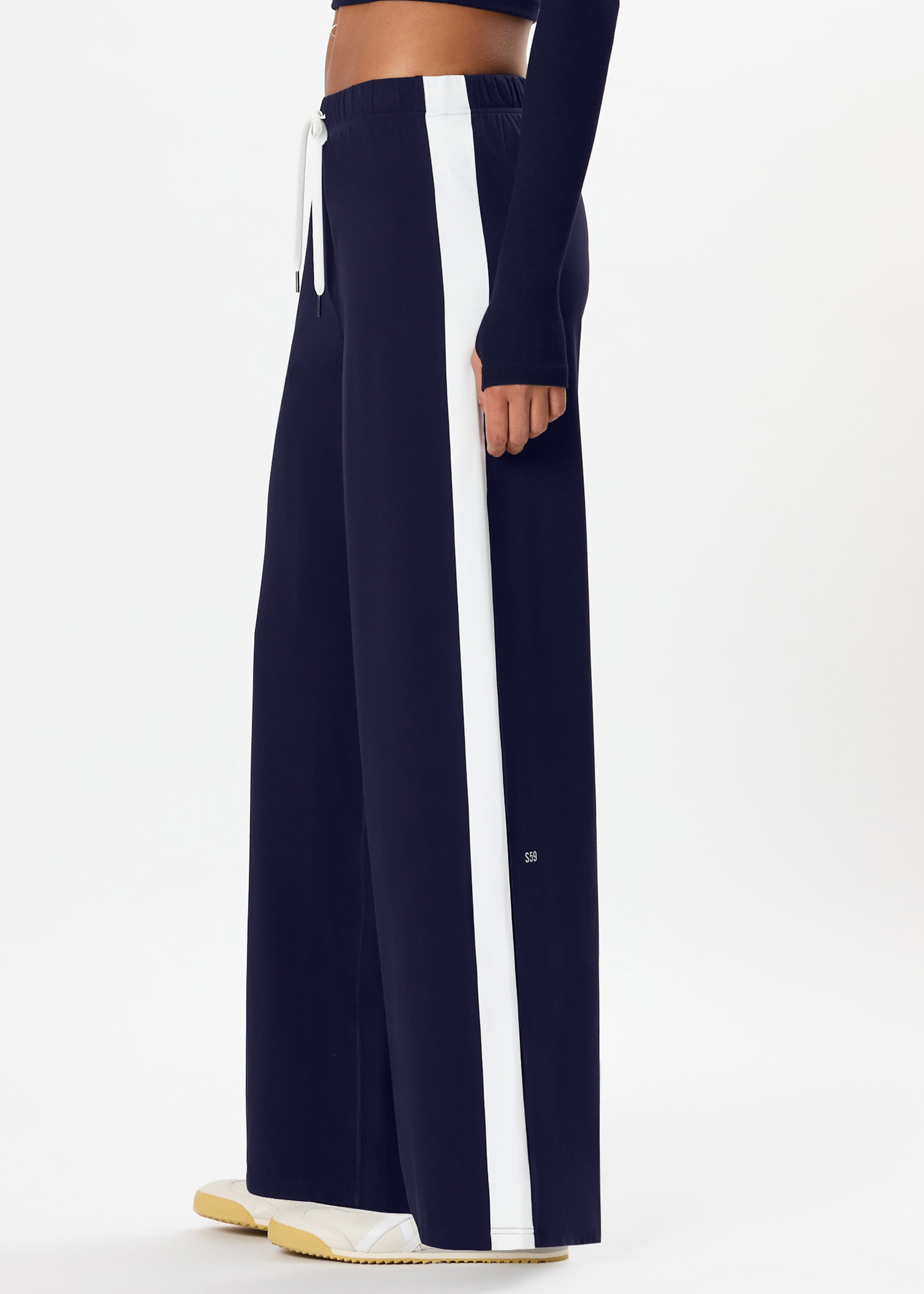 Willow Airweight Wide Leg - Indigo/White-Splits59-Happy on Main
