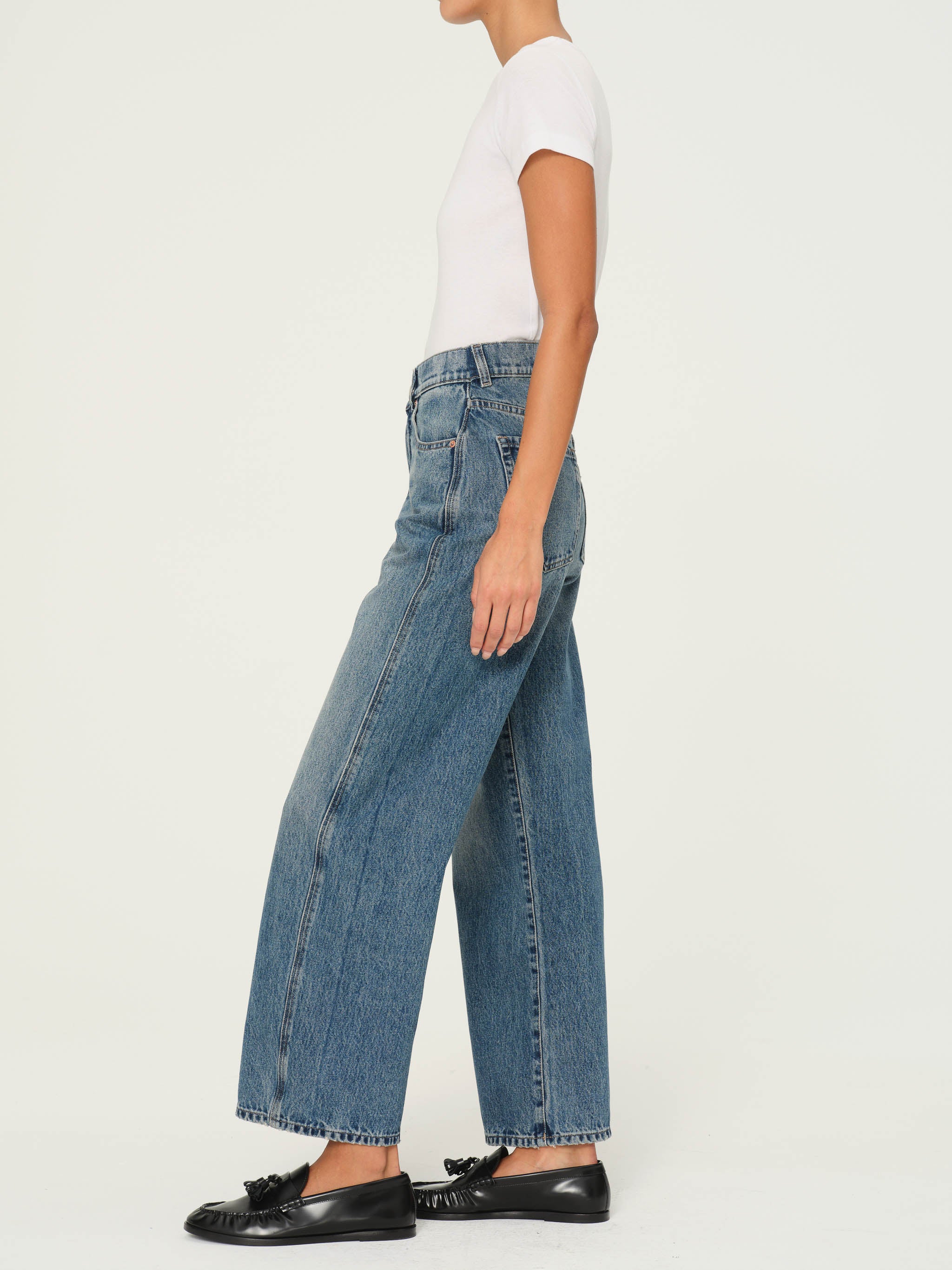 Taylor Relaxed Barrel: High Rise 27'-Core Jeans-Happy on Main