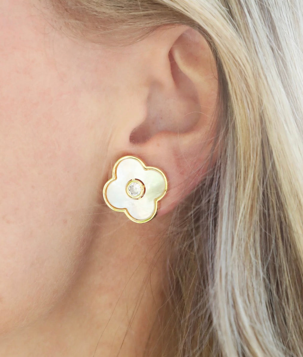 Angelina Stud /Post