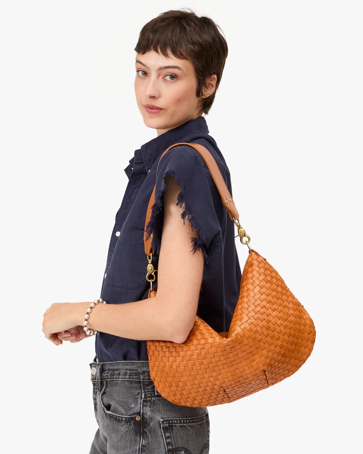 Moyen Messenger - Natural-Clare V.-Happy on Main