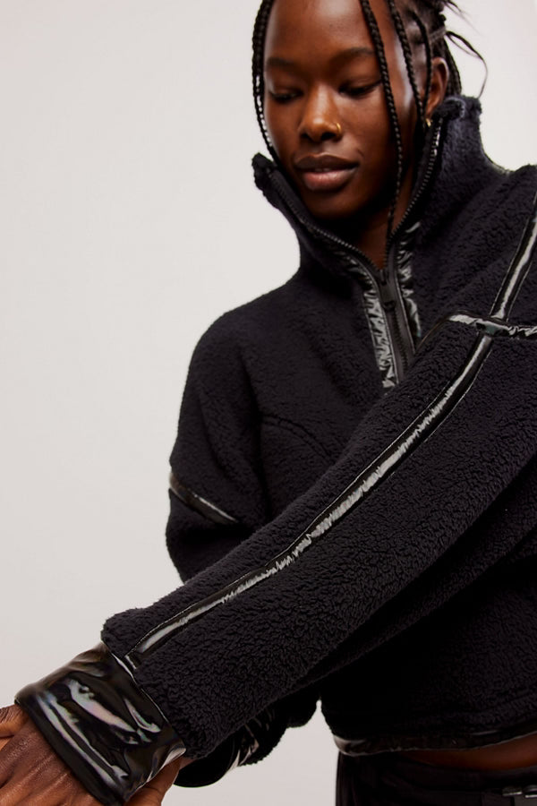 The Mountain High Shine 1/2 Zip is a cozy, half-zip pullover.