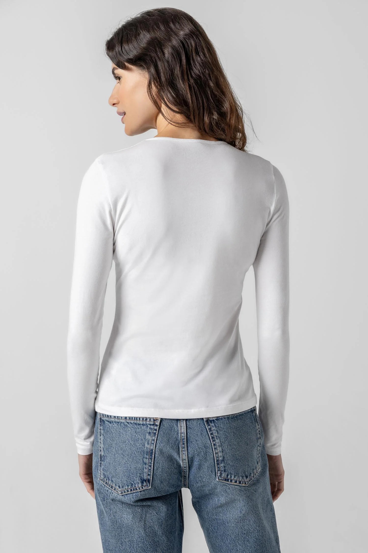 Long sleeve crewneck tee made with Pima cotton and a touch of Spandex for the perfect fit.