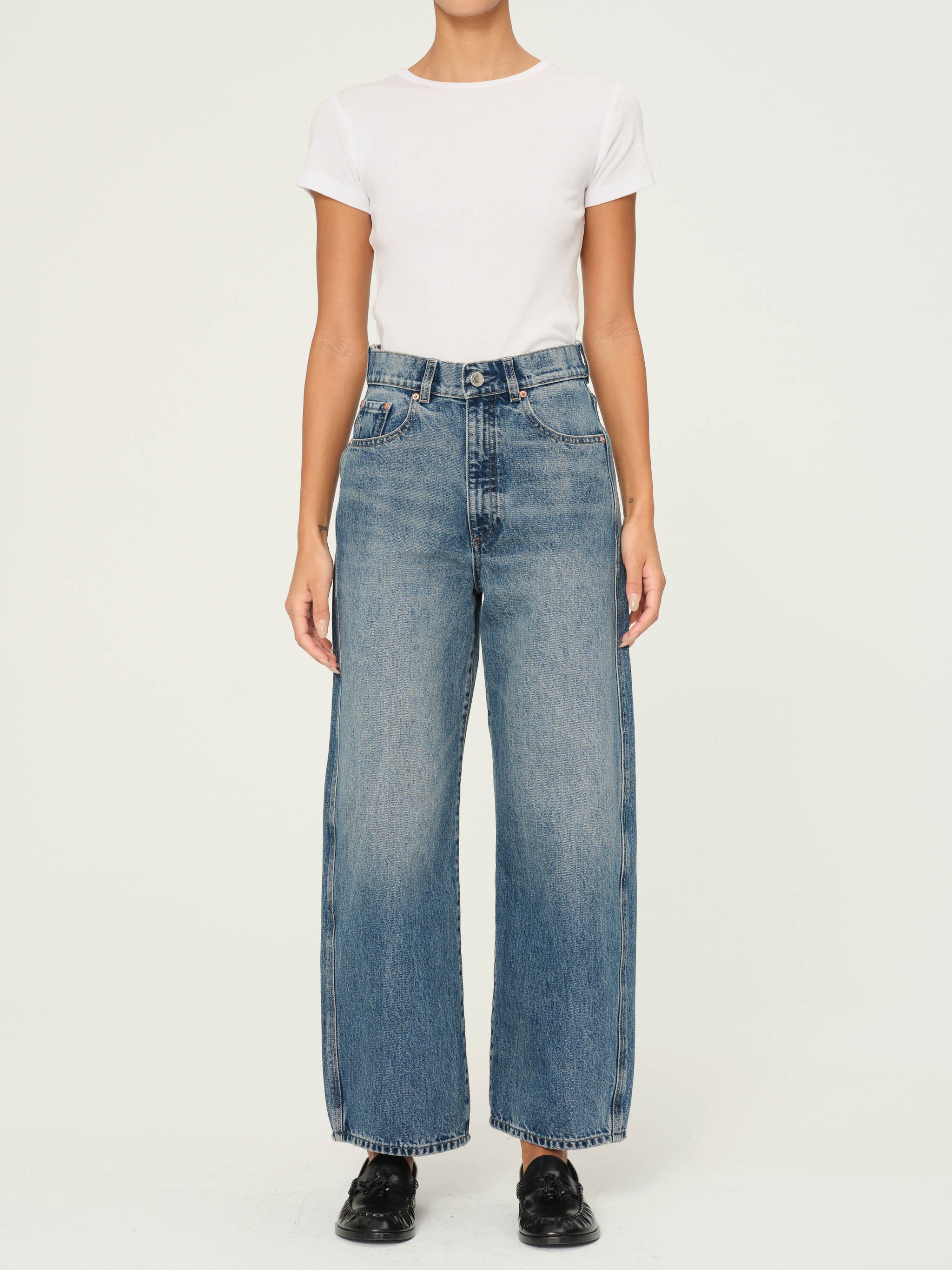 Taylor Relaxed Barrel: High Rise 27'-Core Jeans-Happy on Main