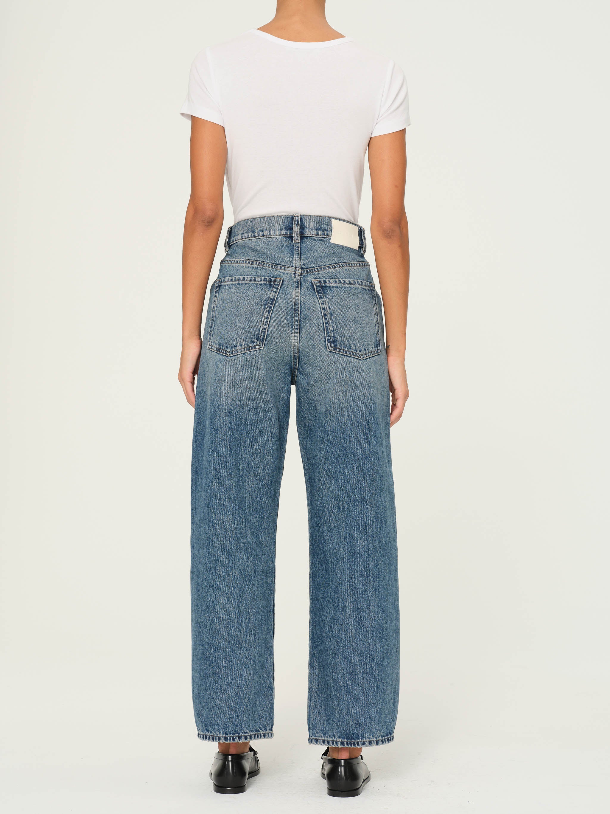 Taylor Relaxed Barrel: High Rise 27'-Core Jeans-Happy on Main